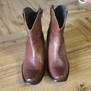 Tierra Bendita Elegant Brown Ankle Booties